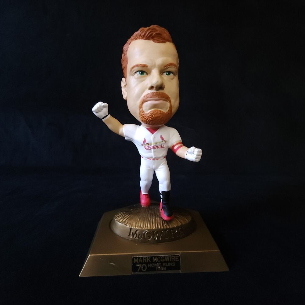 1998 Headliners XL Commemorative Figure Of Mark McGwire 70 Home Runs Cardinals